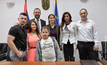 Потписан уговор са првом добитницом стана у Београду у оквиру наградне игре - Узми рачун и победи